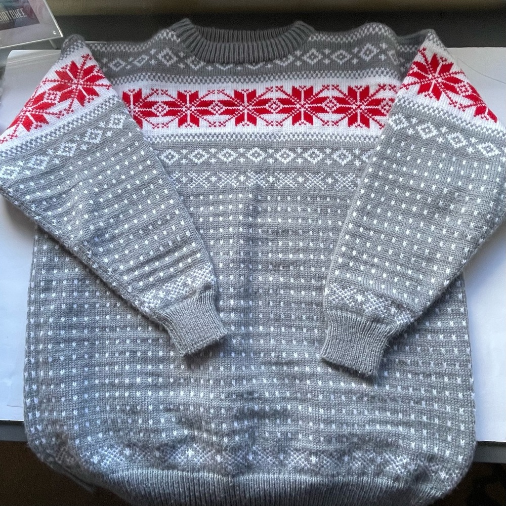 Cozy Gray and Red cable knit chunky Snowflake Sweater. Handknit